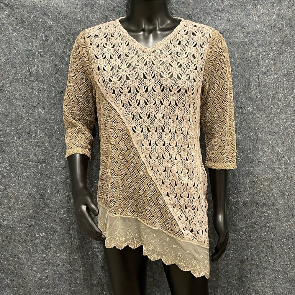 Chicho's WOMENS SZ 2 Gray Open Laced Half Sleeve V-Neck Accent Pull On Top